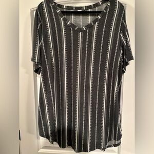 LuLaRoe Gray and White Patterned Top